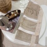 رانر دست دوز ابریشمی مینیمال